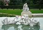Brunnen und Skulpturen im Schlossgarten von Belvedere